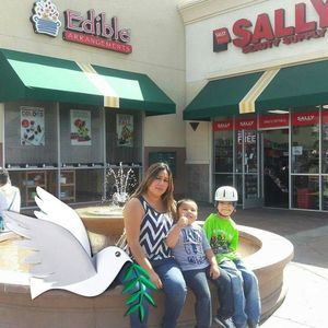 Meet your Posher, Yessica